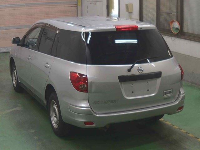 NISSAN AD 2011