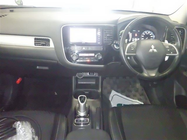MITSUBISHI OUTLANDER PHEV 2015