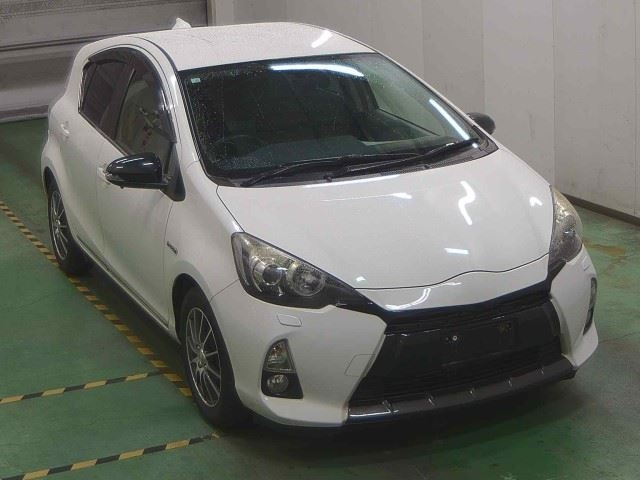 TOYOTA AQUA 2012