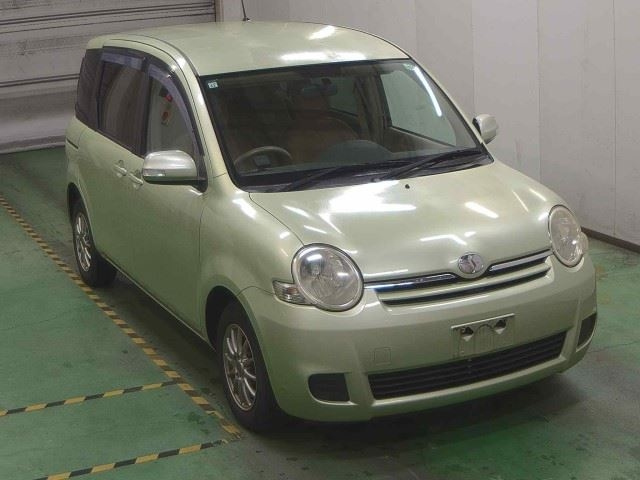 TOYOTA SIENTA 2011