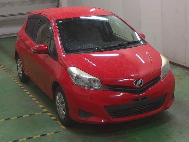 TOYOTA VITZ 2013