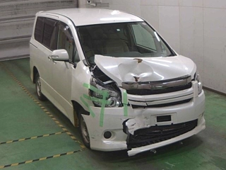 TOYOTA NOAH 2009