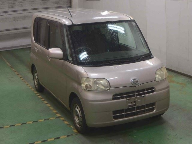 DAIHATSU TANTO 2009