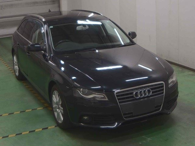 AUDI A4 2011
