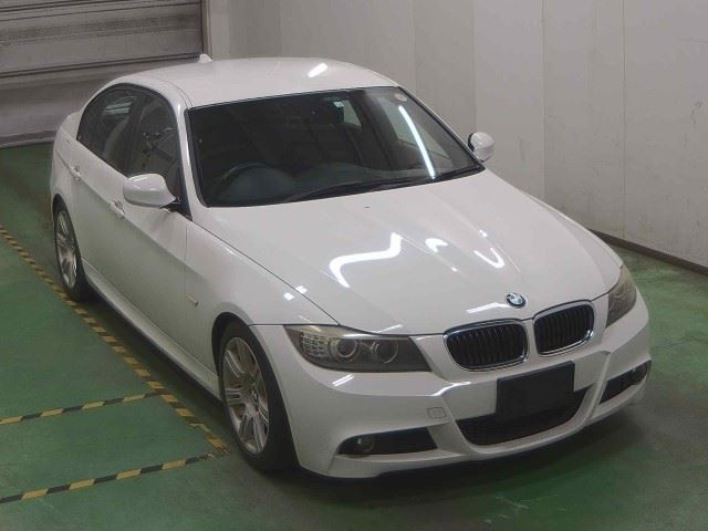 BMW 3 SERIES 2011