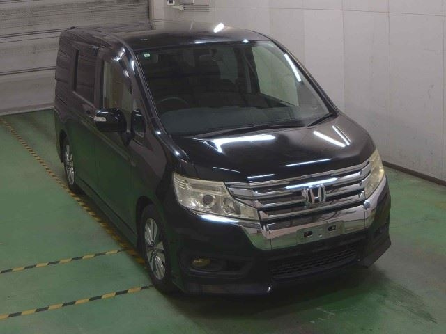 HONDA STEP WAGON 2013