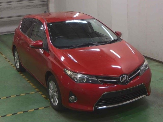 TOYOTA AURIS 2013