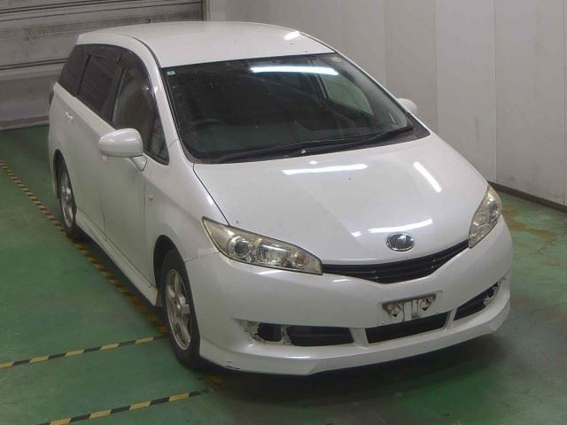TOYOTA WISH 2010