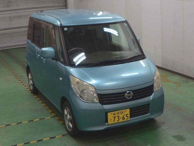 NISSAN ROOX 2012