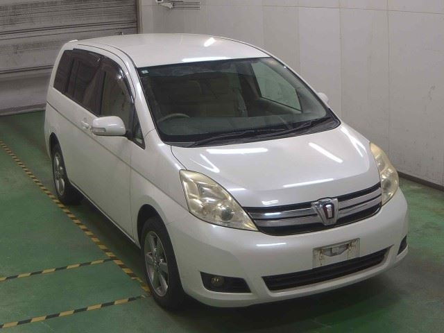 TOYOTA ISIS 2011