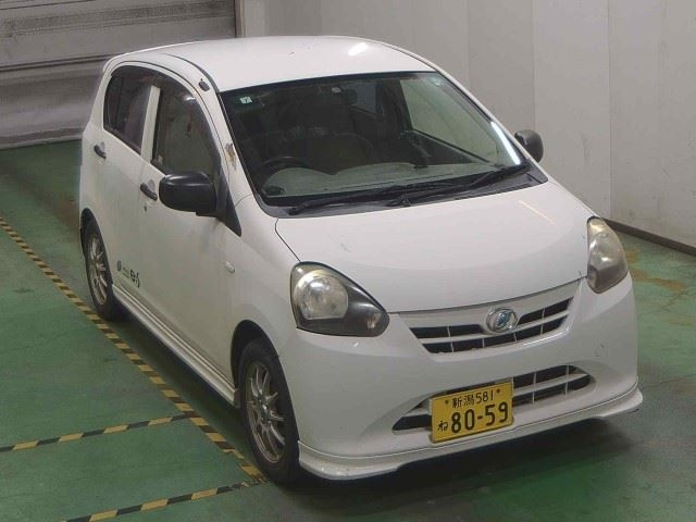 DAIHATSU MIRA E S 2012