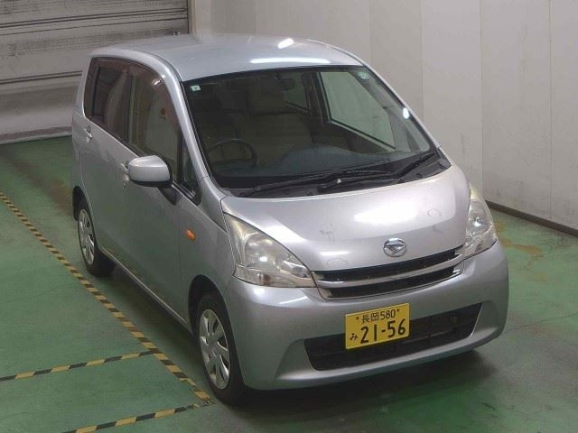 DAIHATSU MOVE 2011