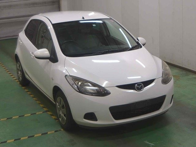 MAZDA DEMIO 2010