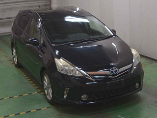 TOYOTA PRIUS ALPHA 2012