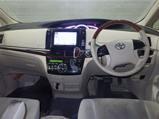 TOYOTA ESTIMA 2013