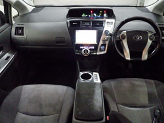 TOYOTA PRIUS ALPHA 2013