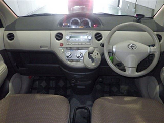 TOYOTA SIENTA 2011