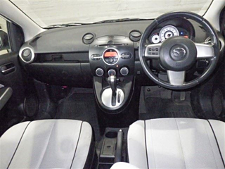 MAZDA DEMIO 2010