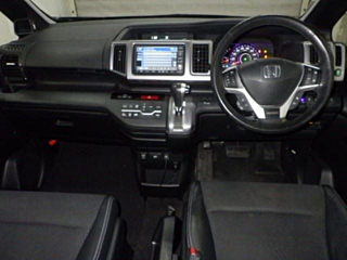 HONDA STEP WAGON 2012