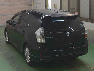 TOYOTA PRIUS ALPHA 2013