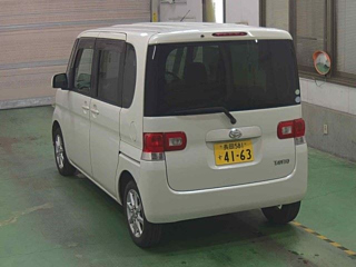 DAIHATSU TANTO 2011