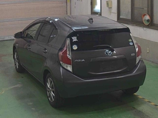 TOYOTA AQUA 2015