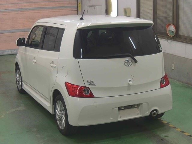 TOYOTA BB 2009