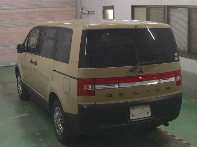 MITSUBISHI DELICA D5 2012