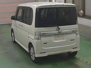 DAIHATSU TANTO 2012