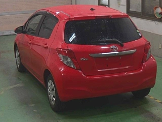 TOYOTA VITZ 2013