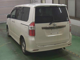 TOYOTA NOAH 2009