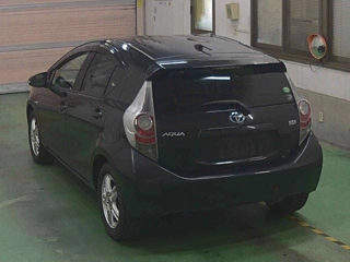 TOYOTA AQUA 2012