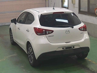 MAZDA DEMIO 2015