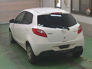 MAZDA DEMIO 2010