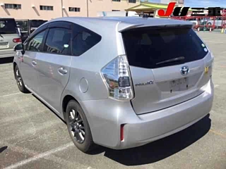 TOYOTA PRIUS ALPHA 2014
