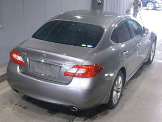 NISSAN FUGA 2010