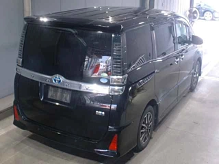 TOYOTA VOXY 2021