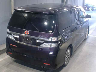 TOYOTA VELLFIRE 2013