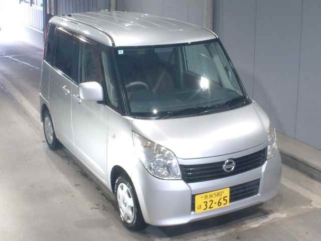 NISSAN ROOX 2011