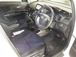 TOYOTA WISH 2013