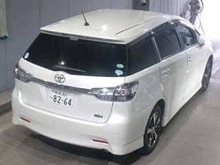 TOYOTA WISH 2013