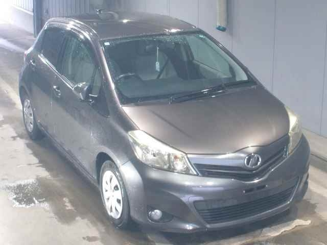 TOYOTA VITZ 2012