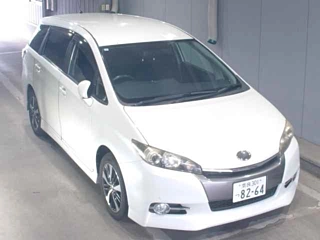 TOYOTA WISH 2013