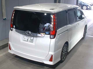 TOYOTA NOAH 2016