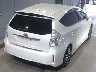TOYOTA PRIUS ALPHA 2012