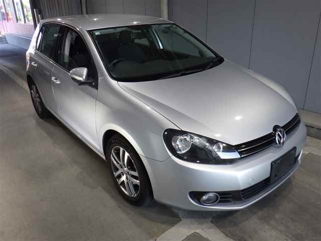 VOLKSWAGEN GOLF 2010