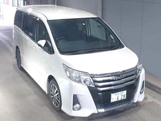 TOYOTA NOAH 2016