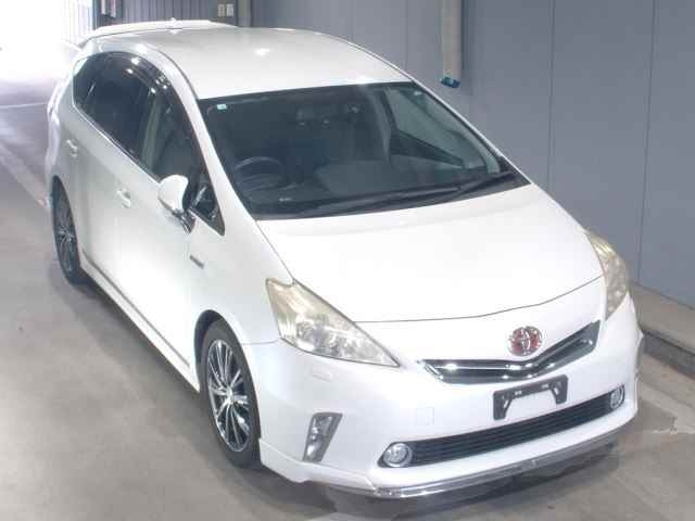 TOYOTA PRIUS ALPHA 2012