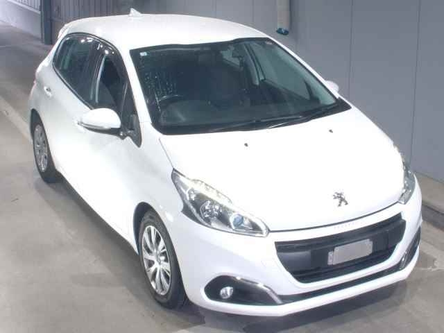 PEUGEOT 208 2018