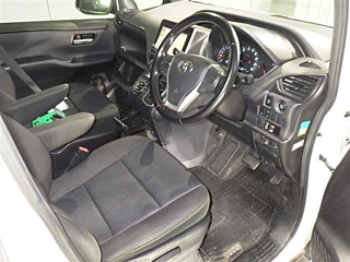 TOYOTA NOAH 2016